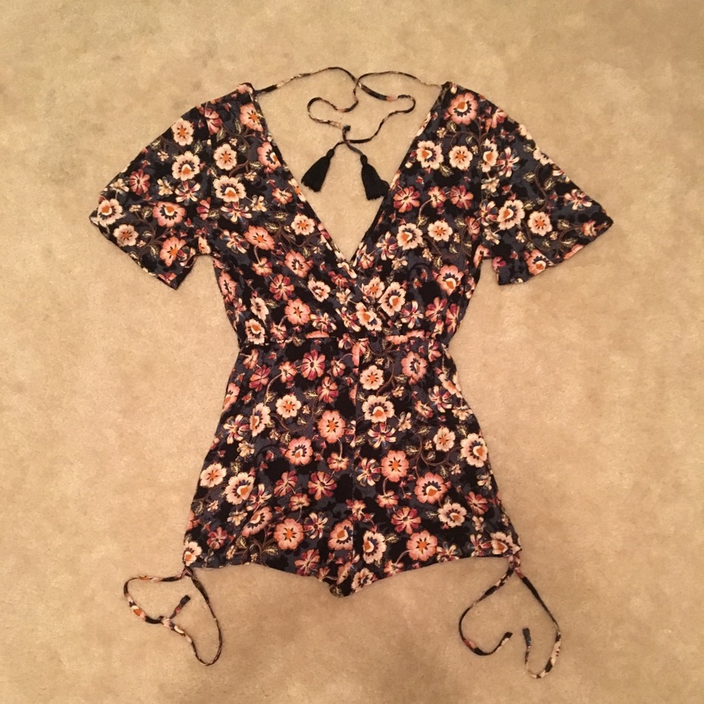🌻Flower Romper🌻 - Picture 2 of 7